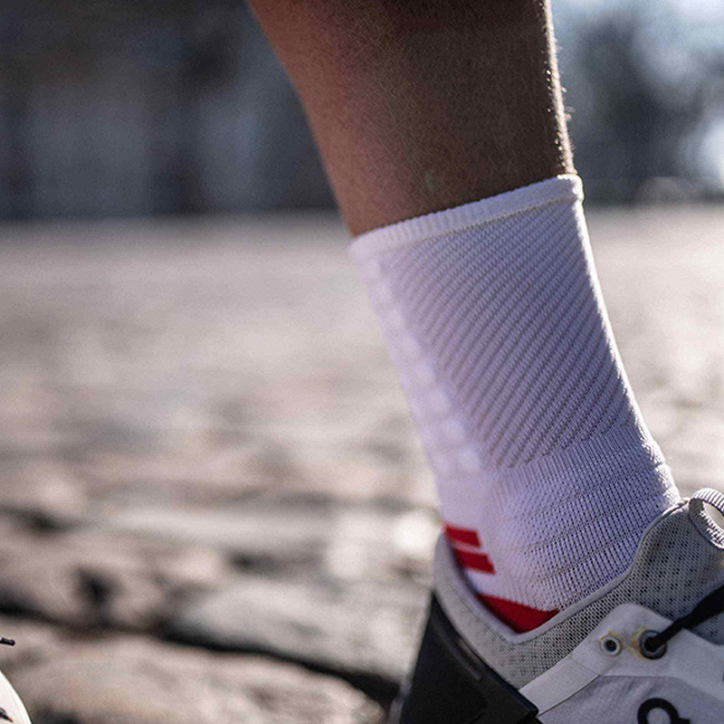 Emjay COMPRESSPORT PRO MARATHON SOCKS WHITE